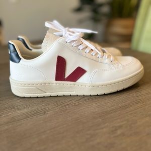 Veja women’s sneakers (Size 8.5)